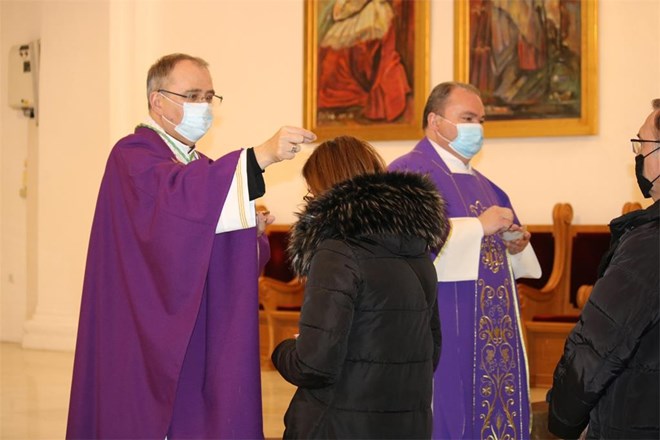 Biskup Radoš predslavio misu na Pepelnicu u varaždinskoj katedrali